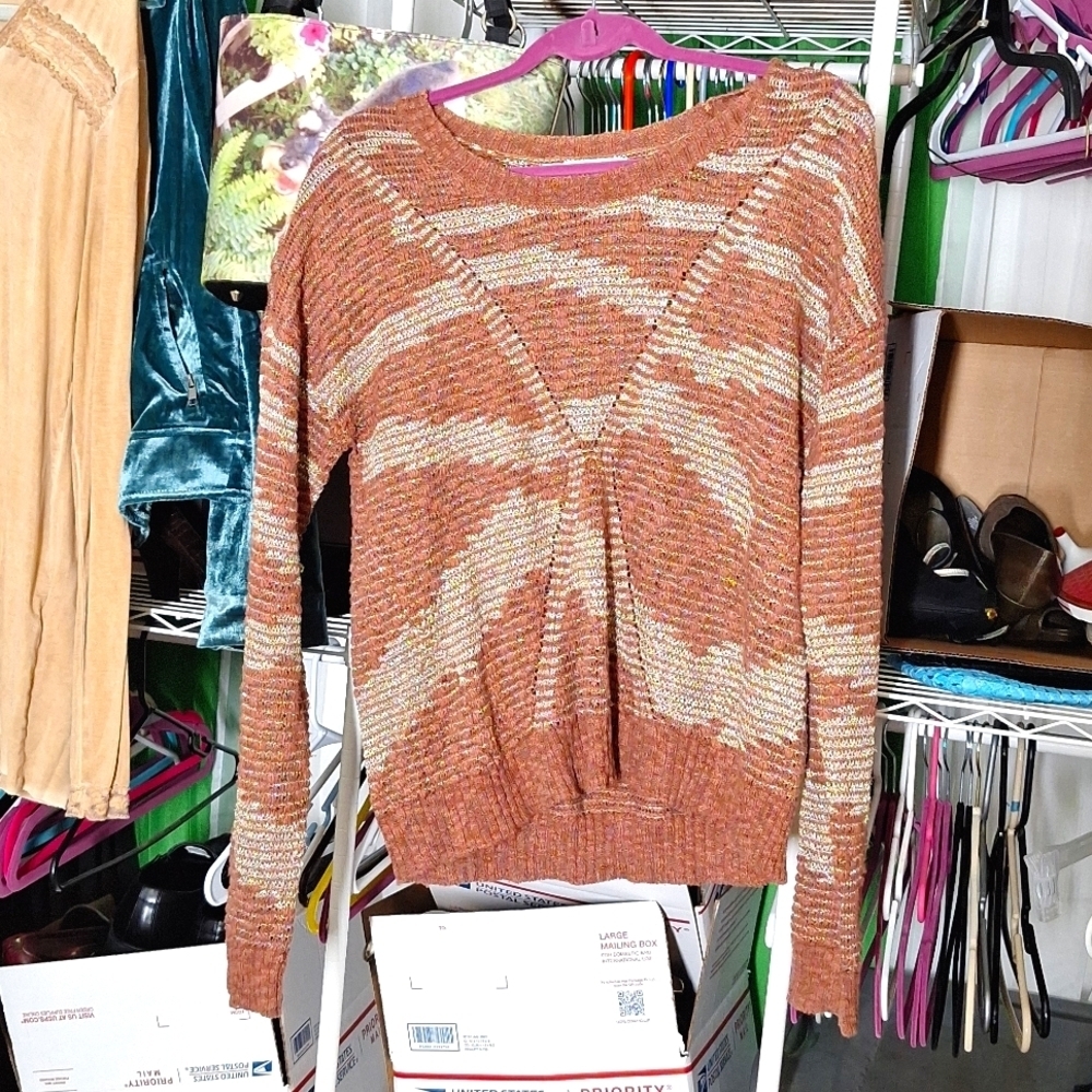 MAURICES SIZE MEDIUM PINK AND SILVER KNIT SWEATER
